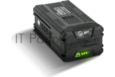 Аккумулятор GreenWorks 82V (модель G82B5) (2914607) - это литий ионная (Li-ion) батарея, силой тока 5 ампер/час и выполненная по самым передовым технологиям.Применяется в линейке всех устройств Greenworks 82V Coммercial.Аккумулятор состоит из ячеек производства японской компании LG. Ячейки этого производителя обладают самыми высокими показателями по емкости и выдаваемому напряжению, и относятся к классу A++. Батарея снабжена специальной платой управления, благодаря которой ячейки заряжаются и ра