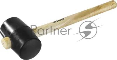 Черная резиновая киянка с деревянной рукояткой STAYER 680г