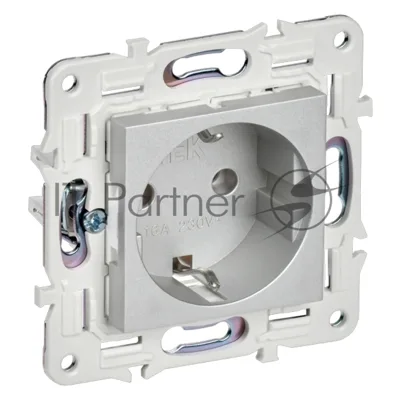 Розетка с/з без защитных шторок 16А IEK SKANDY SK-R05S серебряный