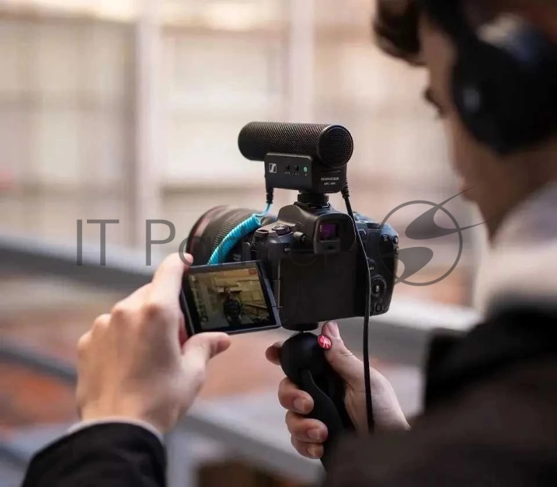 Микрофон проводной Sennheiser MKE 400 Mobile Kit 0.067м черный