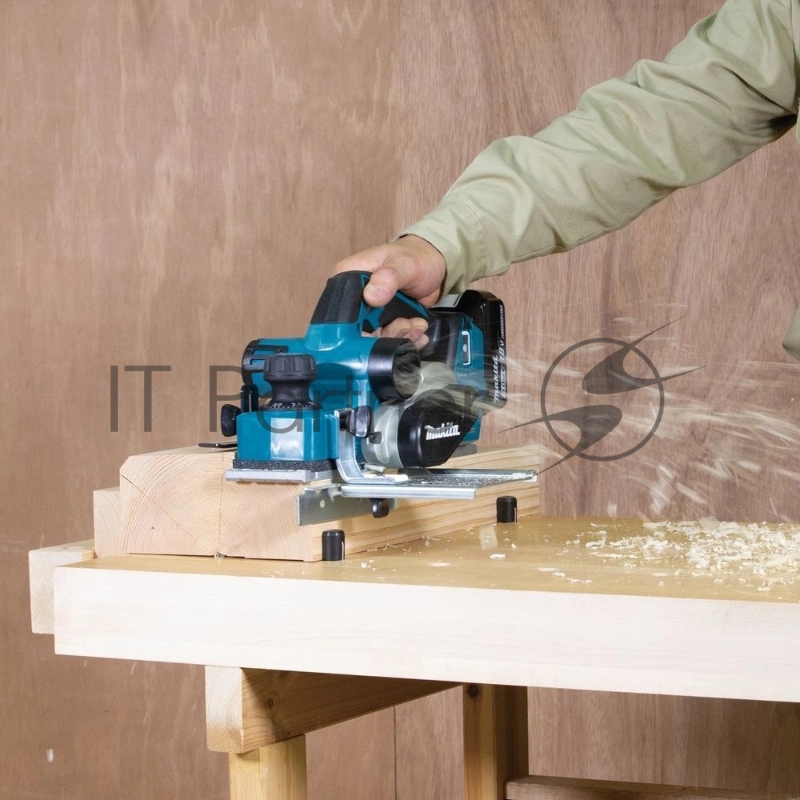 Рубанок Makita DKP181RT 82мм 12000об/мин