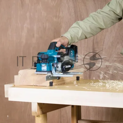 Рубанок Makita DKP181RT 82мм 12000об/мин