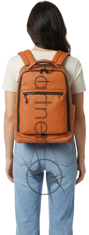 Рюкзак Piquadro C20W CA6638C2OW/CU оранжевый полиуретан