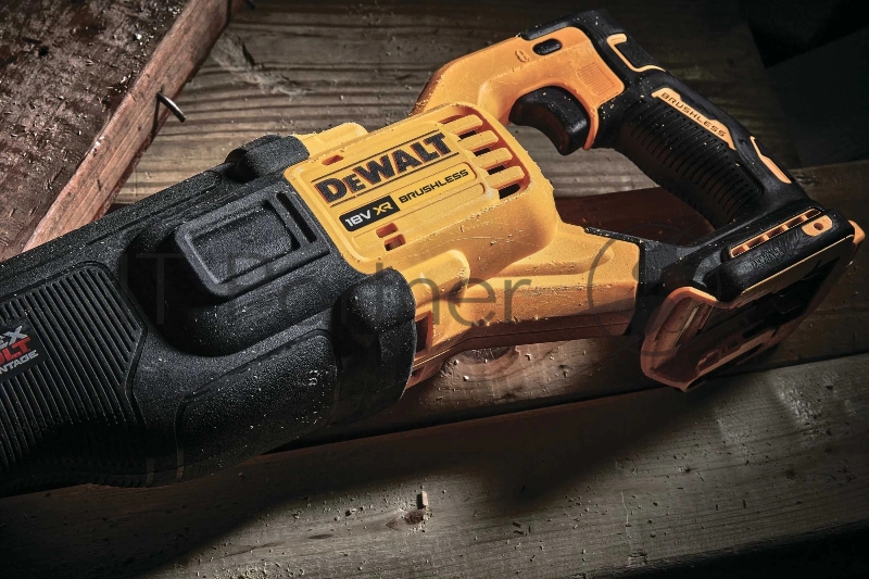 Сабельная пила DeWalt DCS386NT-XJ аккум. 3000ход/мин ДА