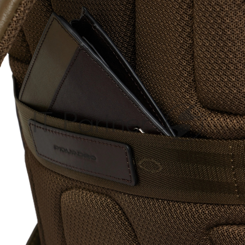 Рюкзак мужской Piquadro Black Square CA6501B3/VETM хаки натур.кожа