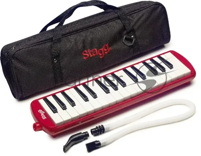 Пианика STAGG [MELOSTA32 RD] духовая, пластиковая, 32 клавиши, длина 41 см, в комплекте мундштук, длинная трубка, мягкий кейс, цвет красный