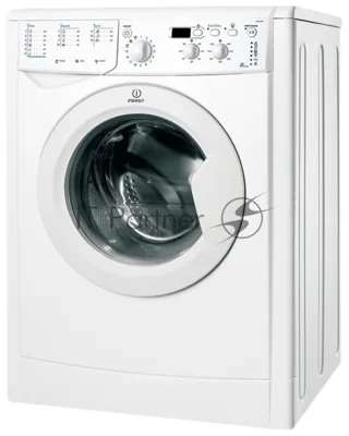Стиральная машина Indesit IWUD 4105 белый, загрузка фронтальная 4 кг, 1000 об/мин., класс: А