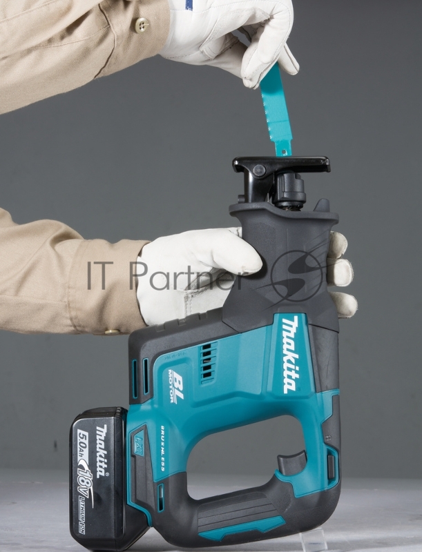 Пила сабельная Makita DJR188Z 18В, Li-ion, 0-3000об\м, ход-20мм, рез-255мм
